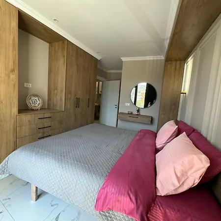 View Апартаменты Тирана